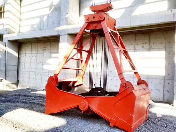 橋式抓斗起重機